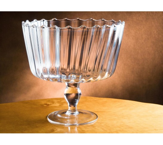 Large Glass Trifle Bowl, with Scallop Design - 9" D - European Beautiful Hand Made Glass - 168 oz (over 5 quarts) Clear